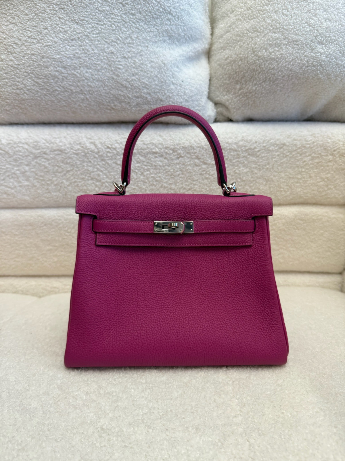 Hermès Kelly 25 Togo - Purple PHW image 1