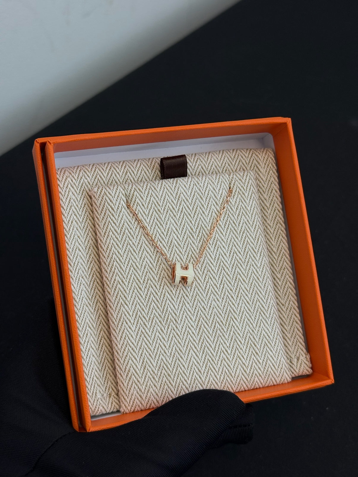 Hermes Mini Pop H Pendant Blanc image 1