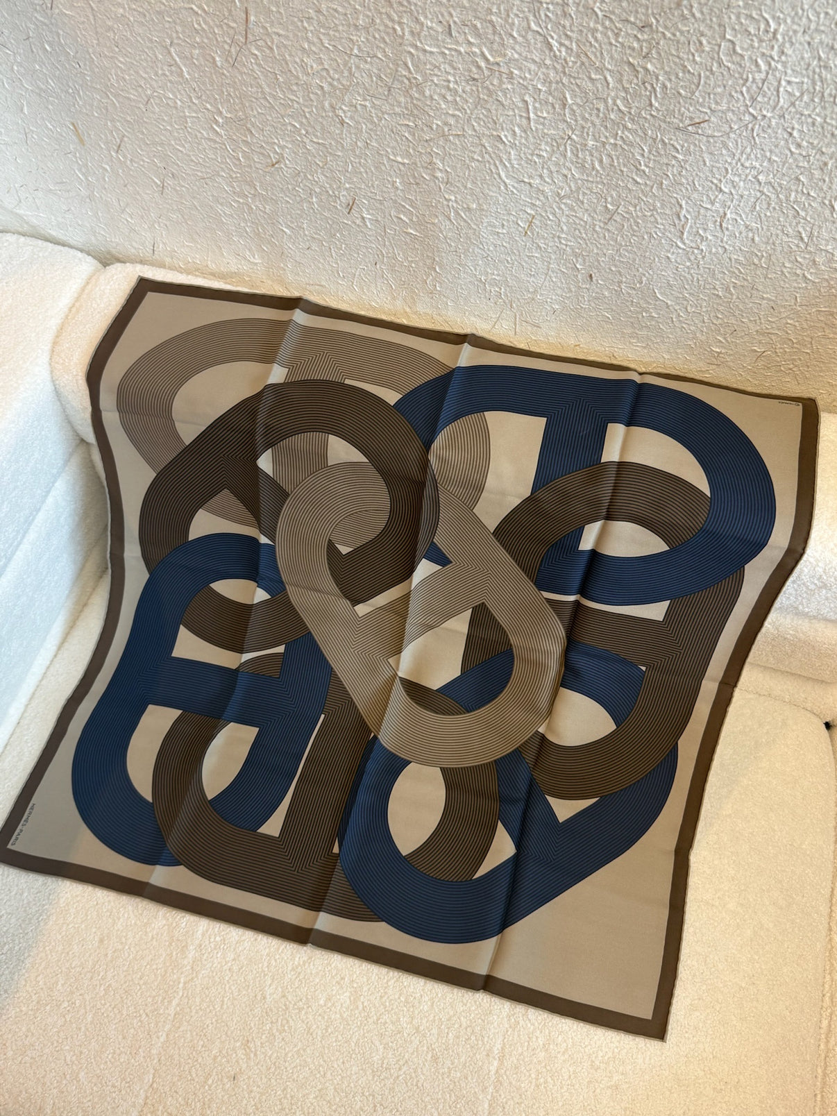 Hermès 70 Silk Scarf Taupe Bleu Taupe / Bleu image 2