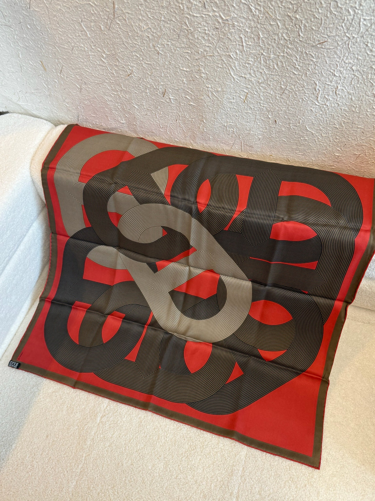Hermès 70 Silk Scarf Rouge image 2